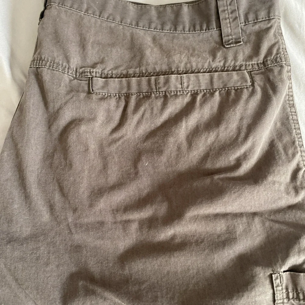 Columbia‎ Men's Shorts COLUMBIA Casual Chino Walking Gray SHORTS SIZE 42x9